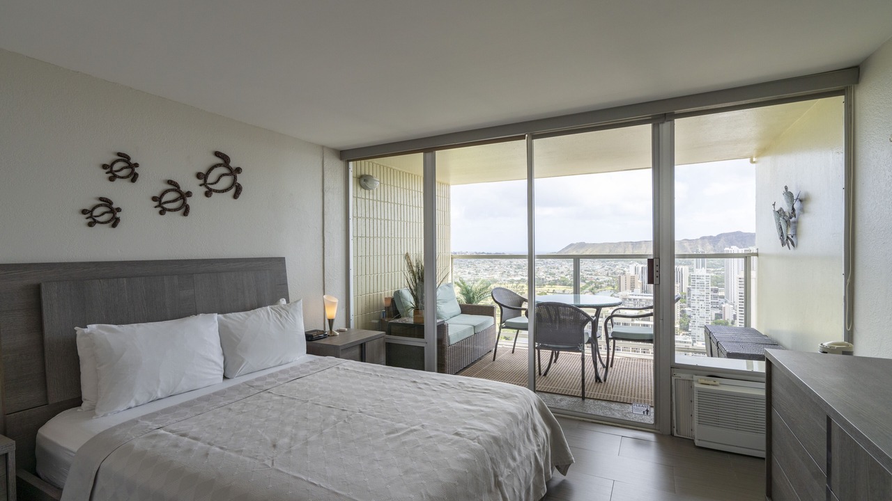 Photo of Bedroom in Waikiki