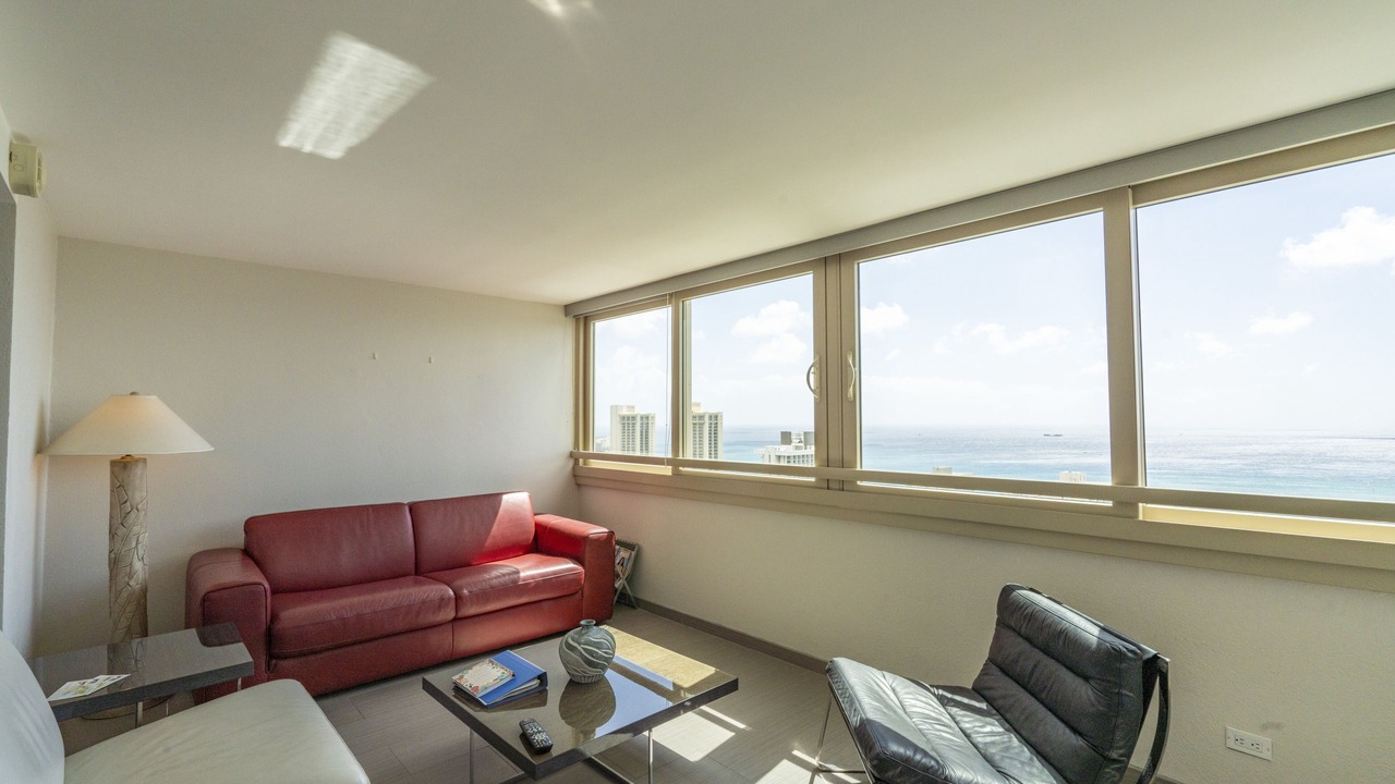 Photo of Livingroom in Waikiki