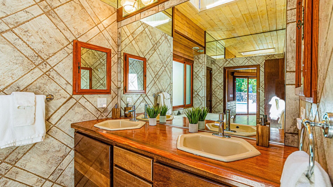 Photo of Bathroom in Kapoho