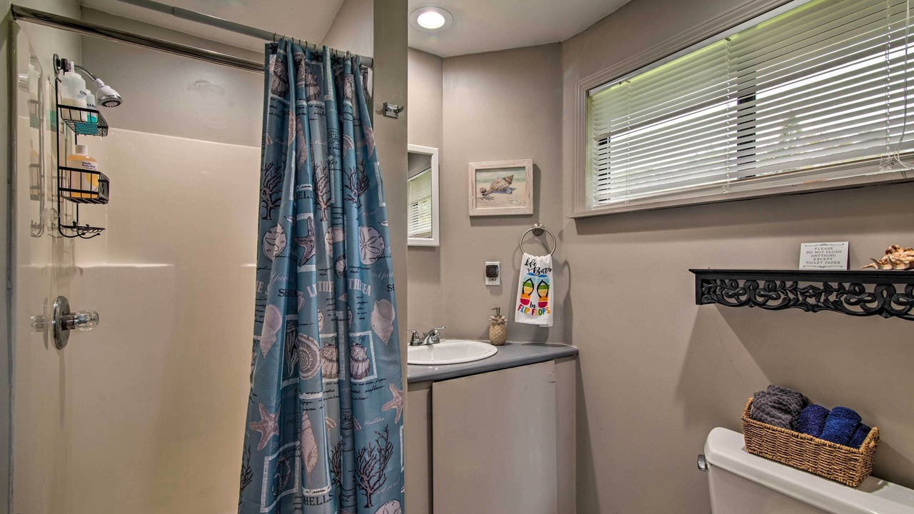 Photo of Bathroom in Hilo
