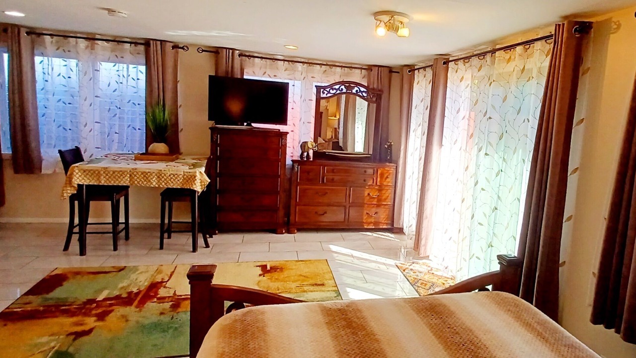 Photo of Bedroom in Waialua