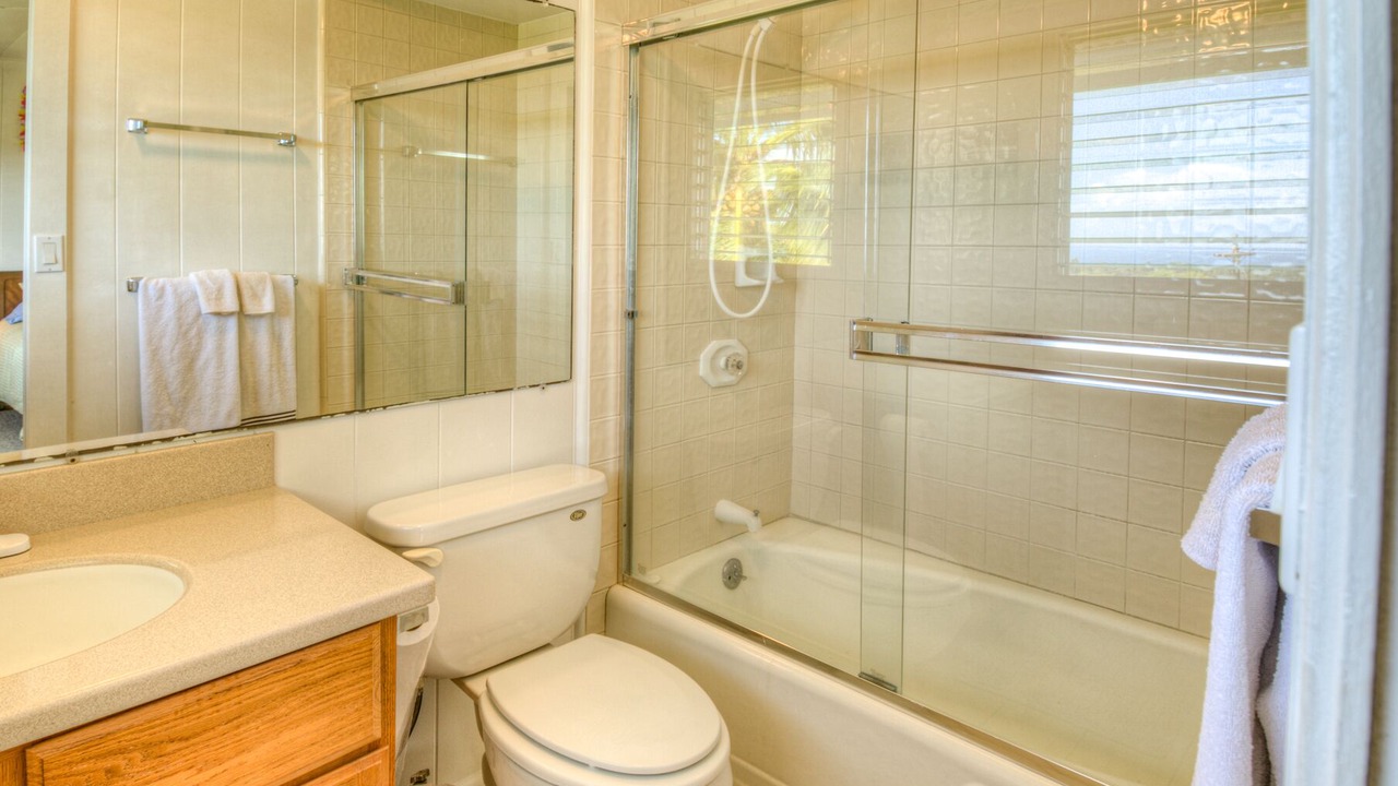 Photo of Bathroom in Pepeekeo