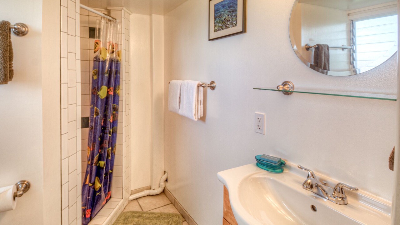 Photo of Bathroom in Pepeekeo