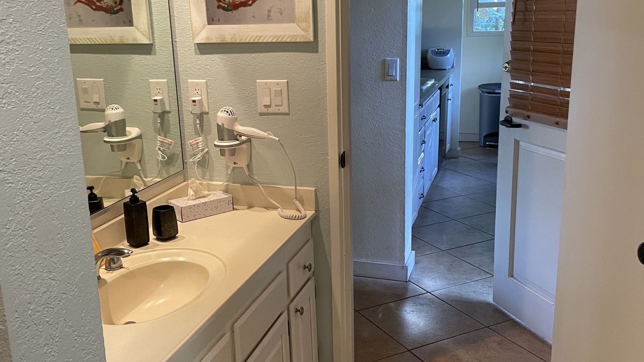 Photo of Bathroom in Maunaloa