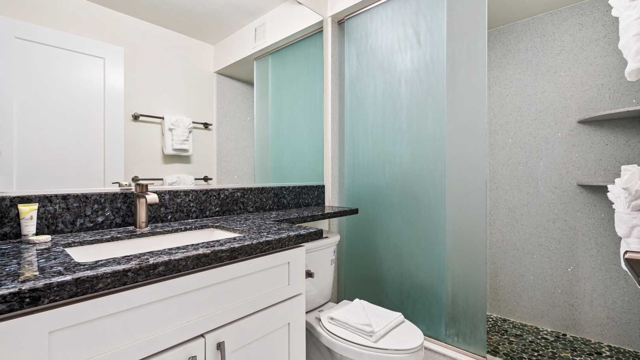 Photo of Bathroom in Waikiki