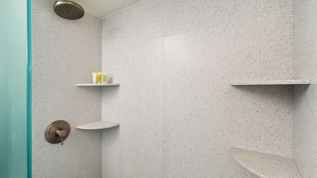 Photo of Bathroom in Waikiki