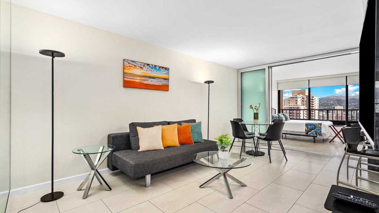 Photo of Livingroom in Waikiki