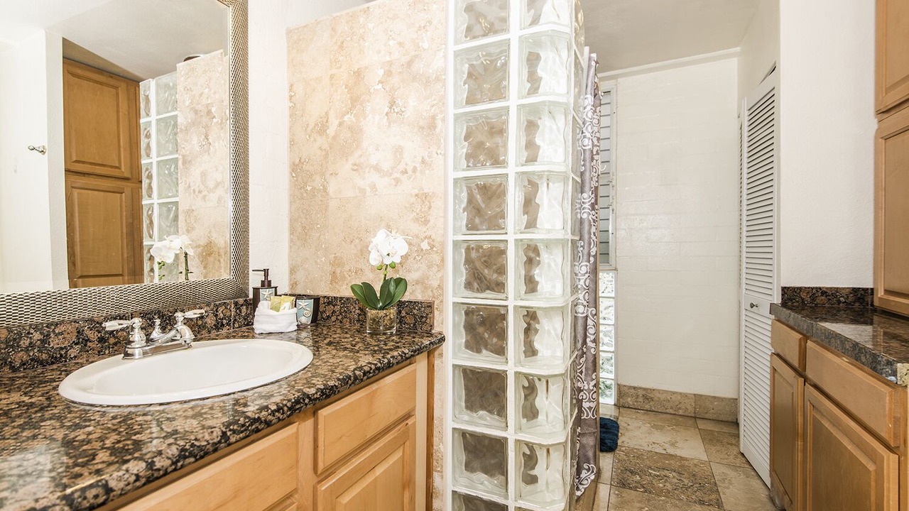 Photo of Bathroom in Waikiki