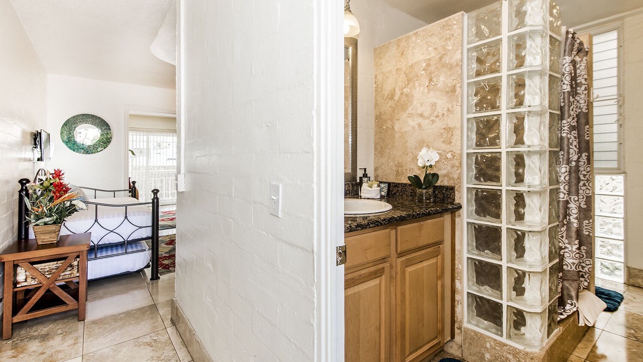 Photo of Bathroom in Waikiki