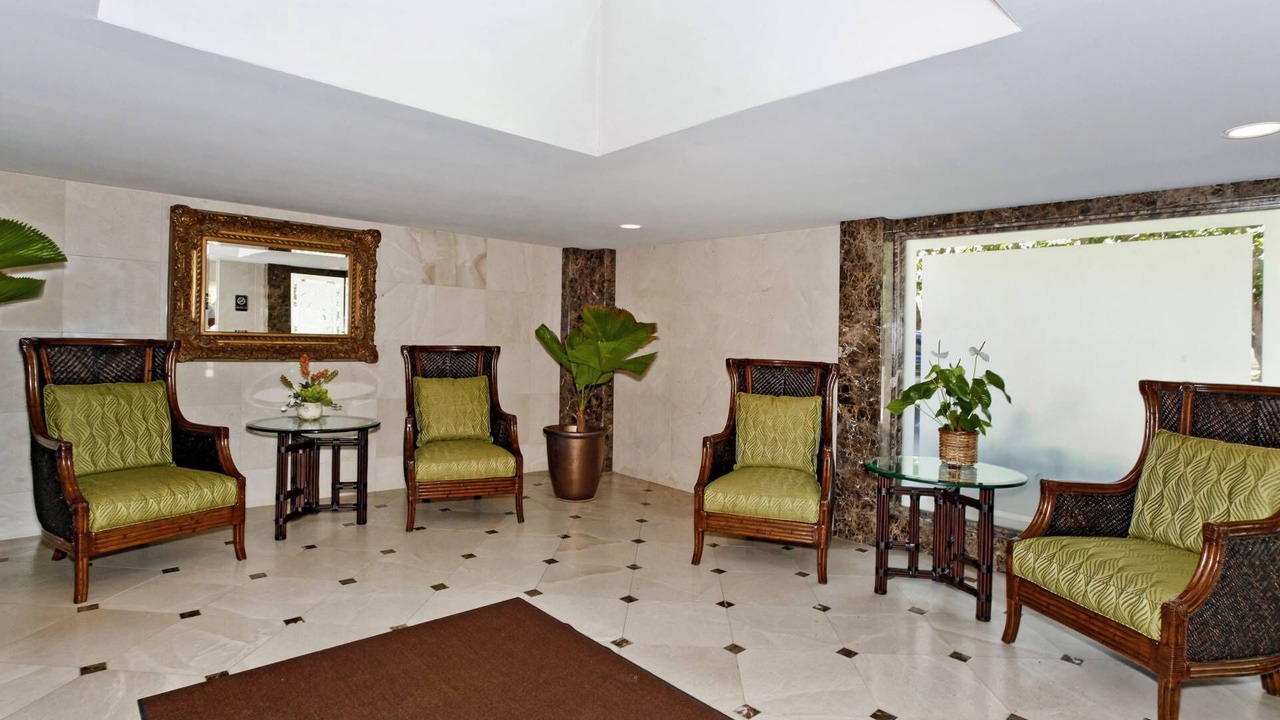 Photo of Livingroom in Diamond Head - Kapahulu - St. Louis