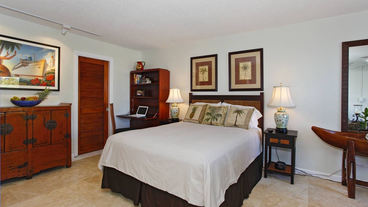 Photo of Bedroom in Diamond Head - Kapahulu - St. Louis