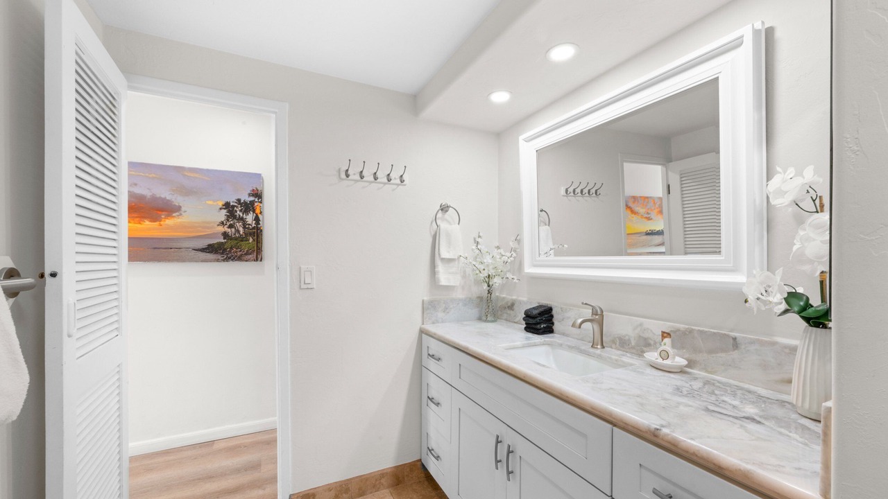 Photo of Bathroom in Historic Lahaina Front Street
