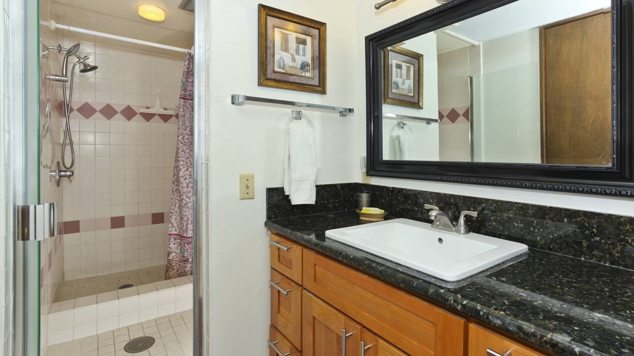 Photo of Bathroom in Waikiki