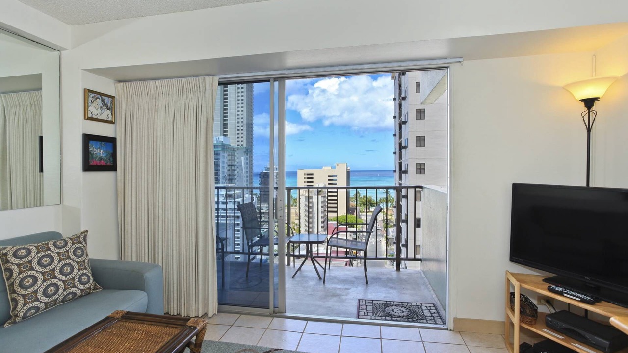 Photo of Livingroom in Waikiki
