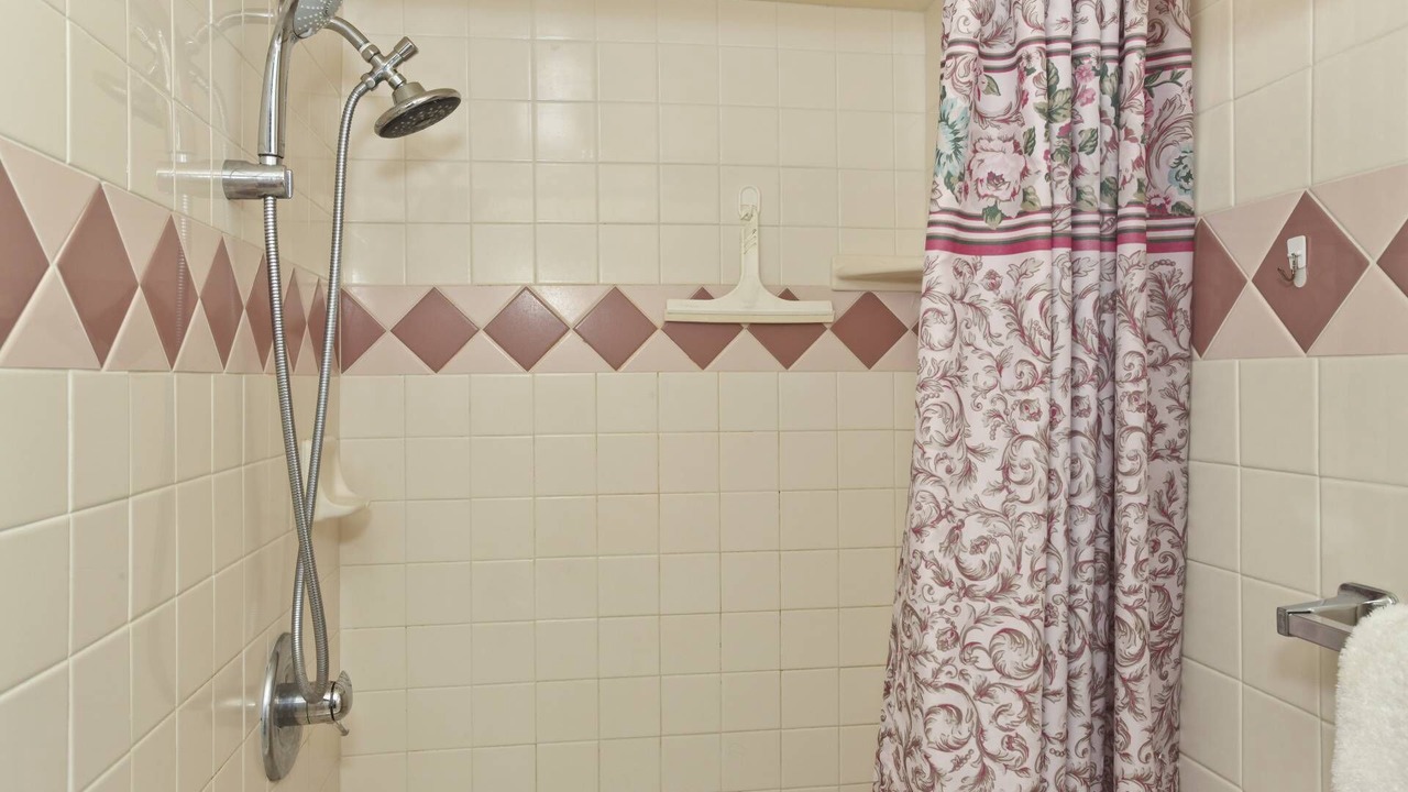 Photo of Bathroom in Waikiki