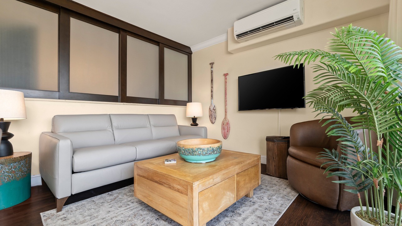 Photo of Livingroom in Waikiki