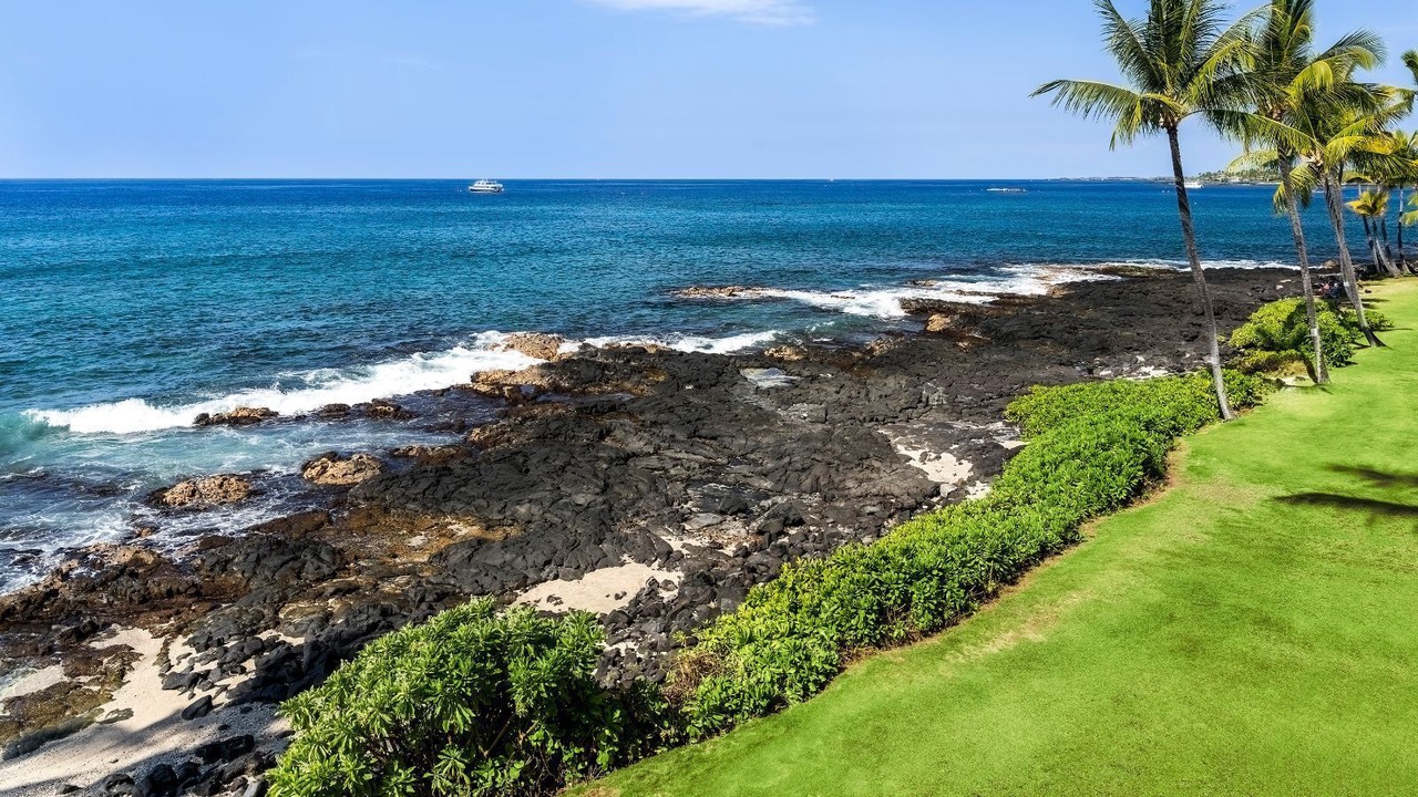 Photo of Others in Historic Kailua Village