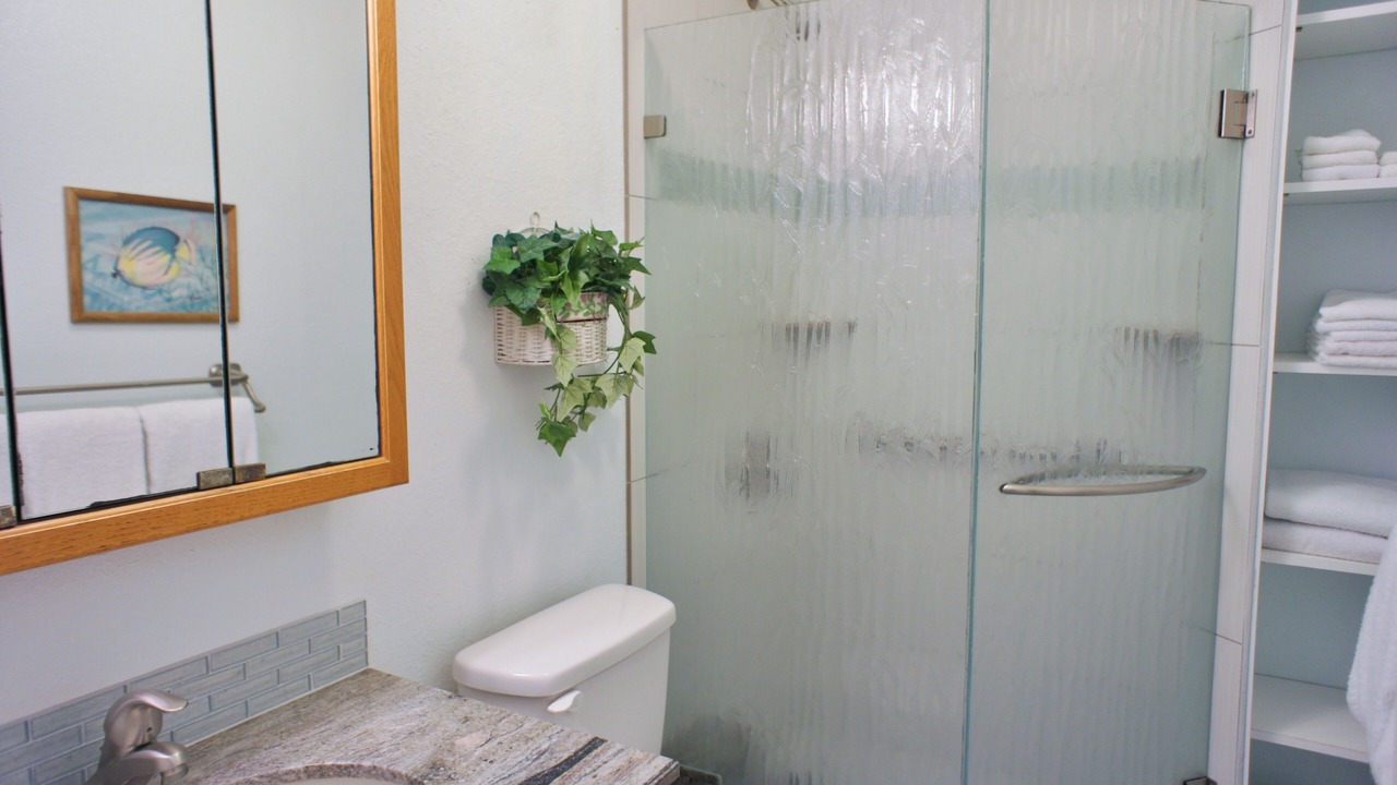 Photo of Bathroom in Historic Kailua Village
