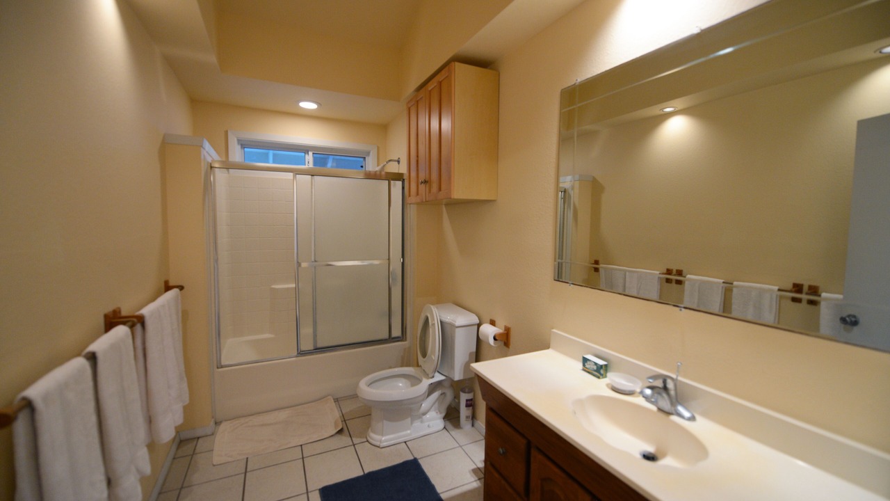 Photo of Bathroom in Waimanalo Beach