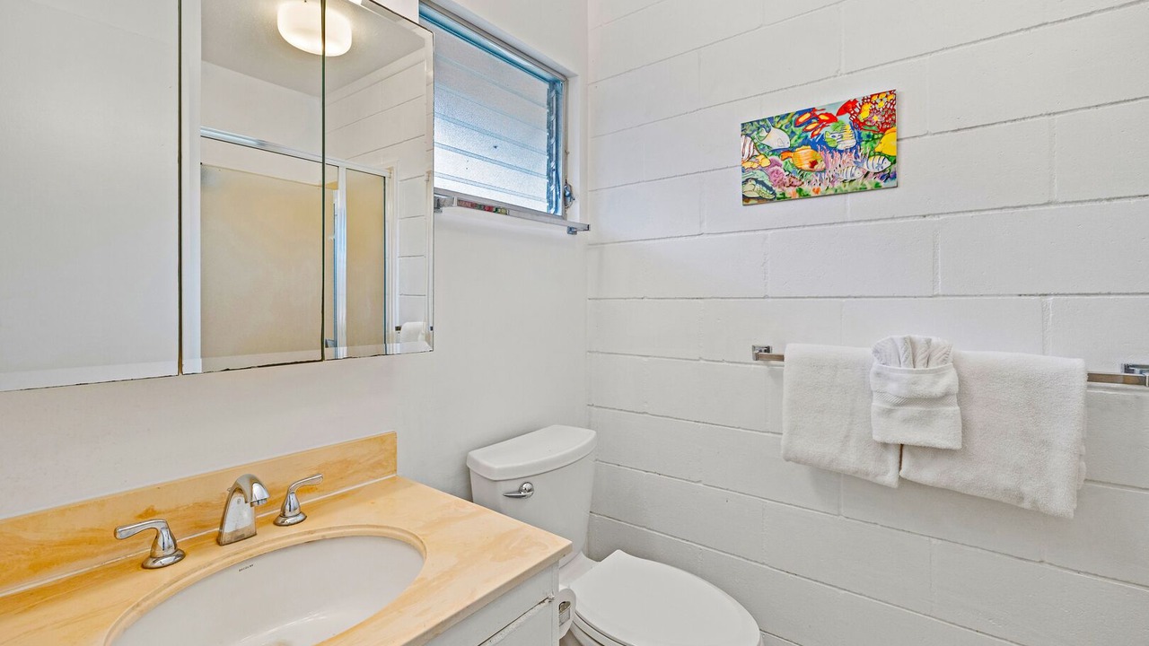 Photo of Bathroom in Historic Lahaina Front Street