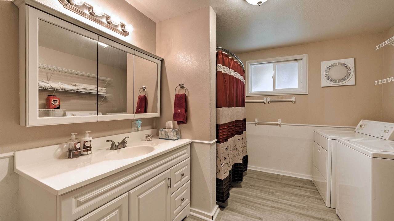 Photo of Bathroom in Hilo