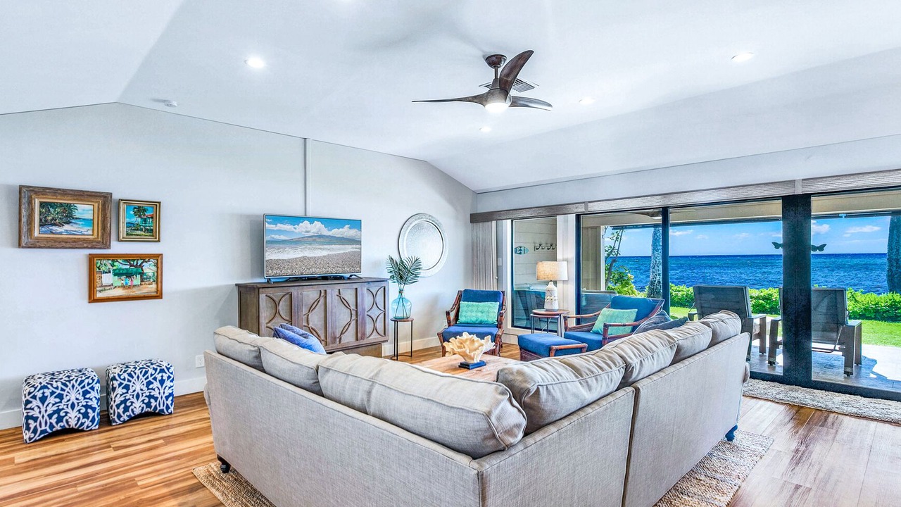 Photo of Livingroom in Downtown Lahaina