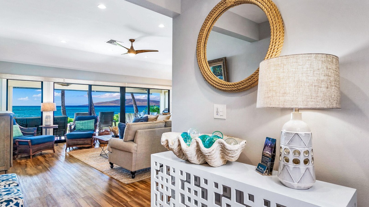 Photo of Livingroom in Downtown Lahaina