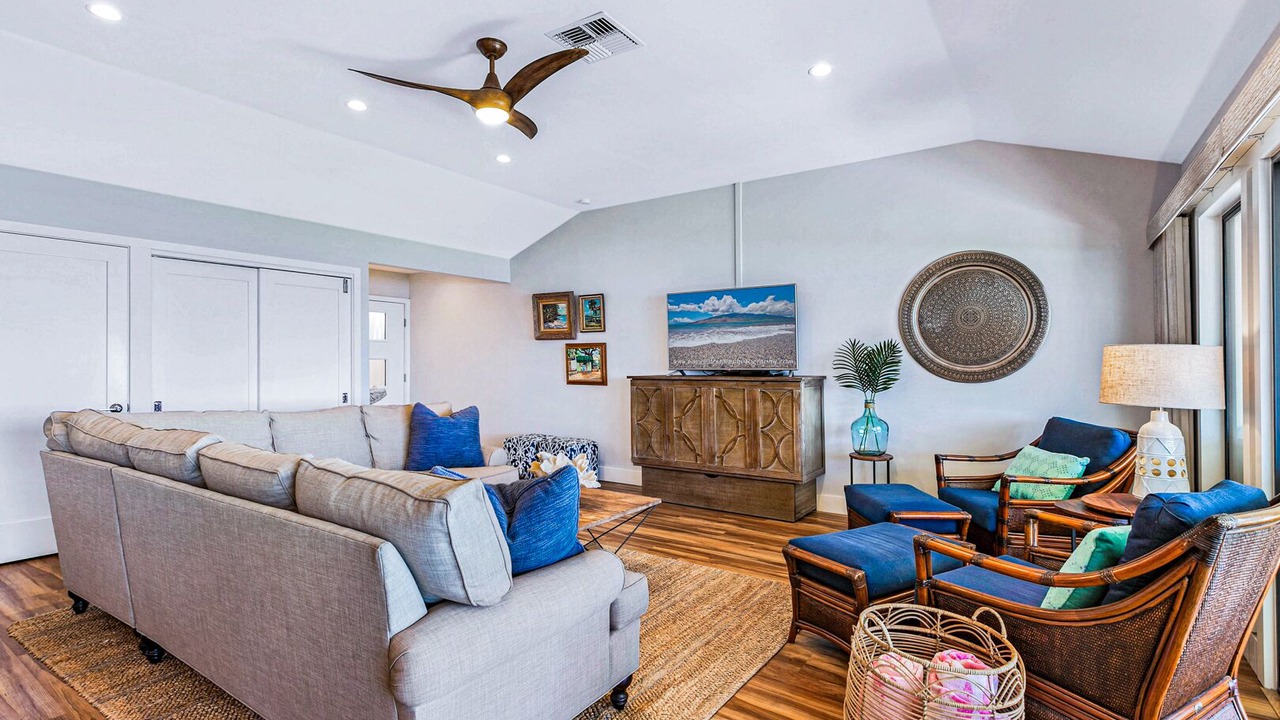 Photo of Livingroom in Downtown Lahaina