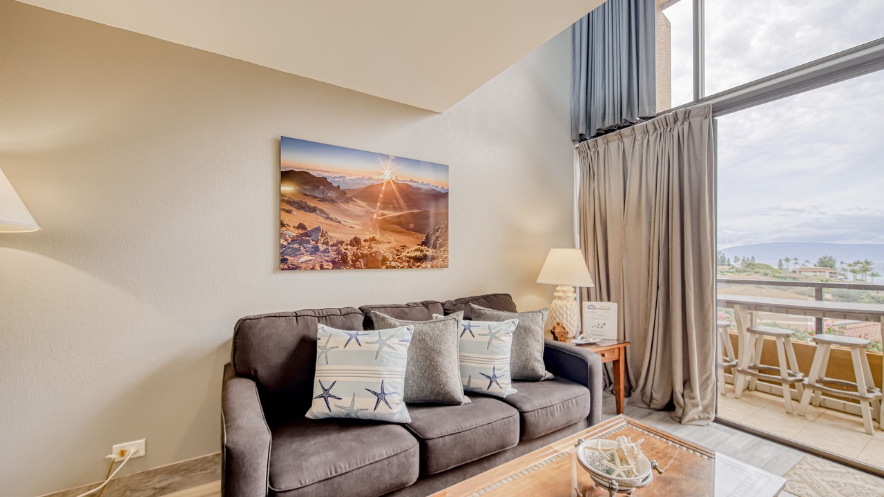 Photo of Livingroom in Kahana