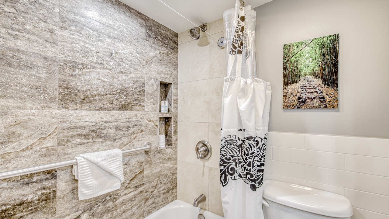 Photo of Bathroom in Kahana