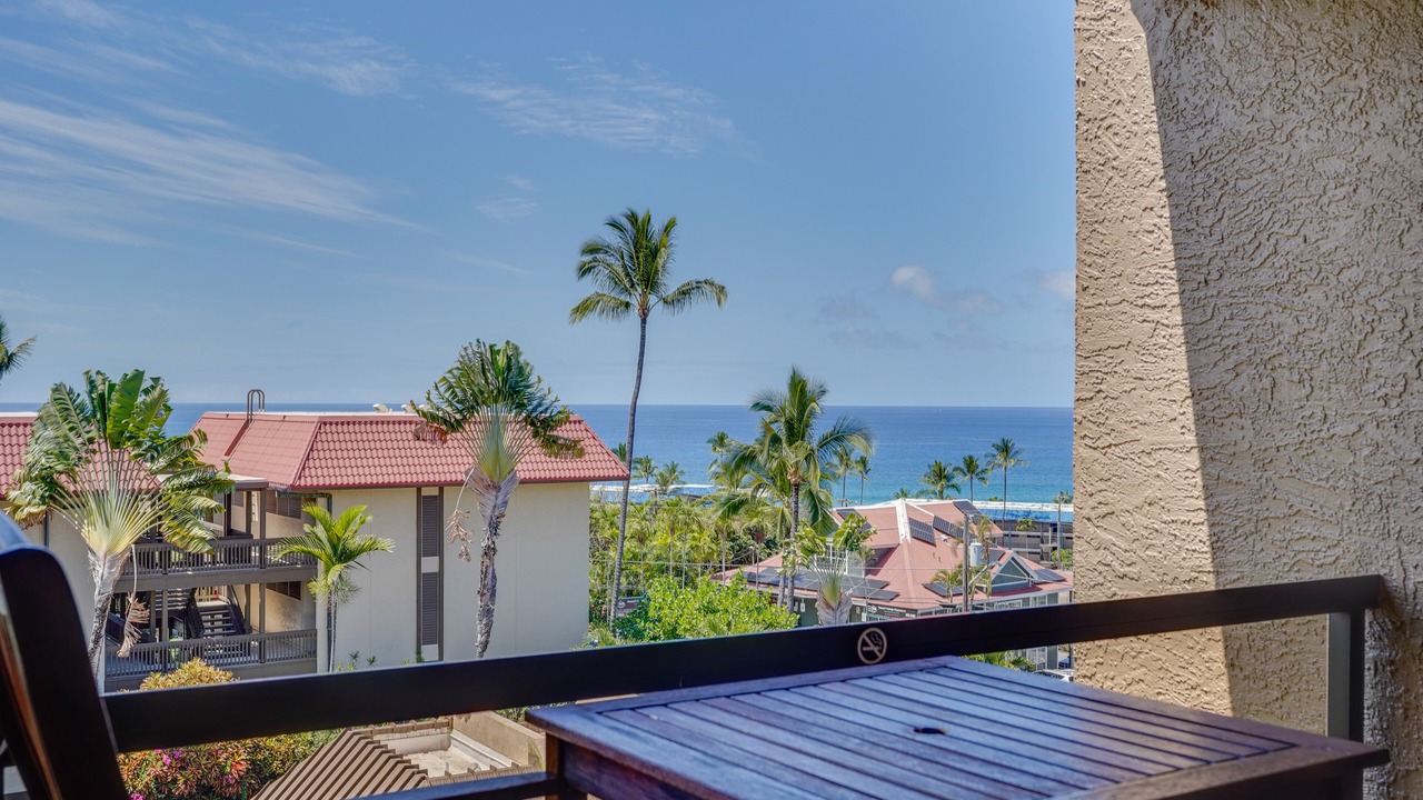 Photo of Patio Balcony in Historic Kailua Village