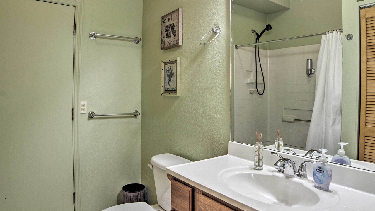 Photo of Bathroom in Ohia Estates