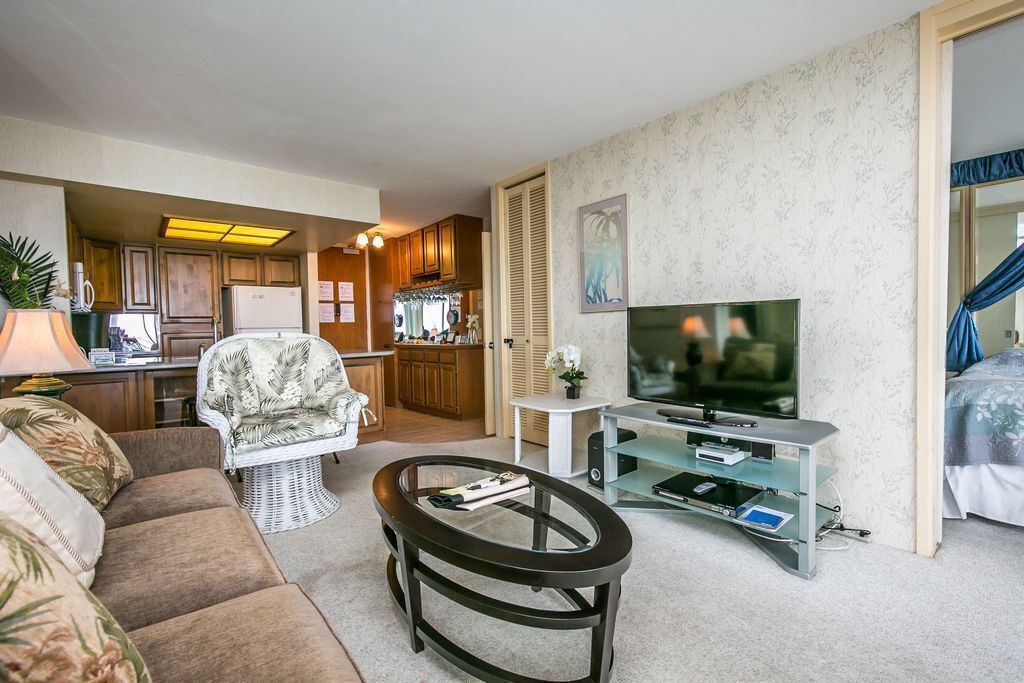 Photo of Livingroom in Waikiki