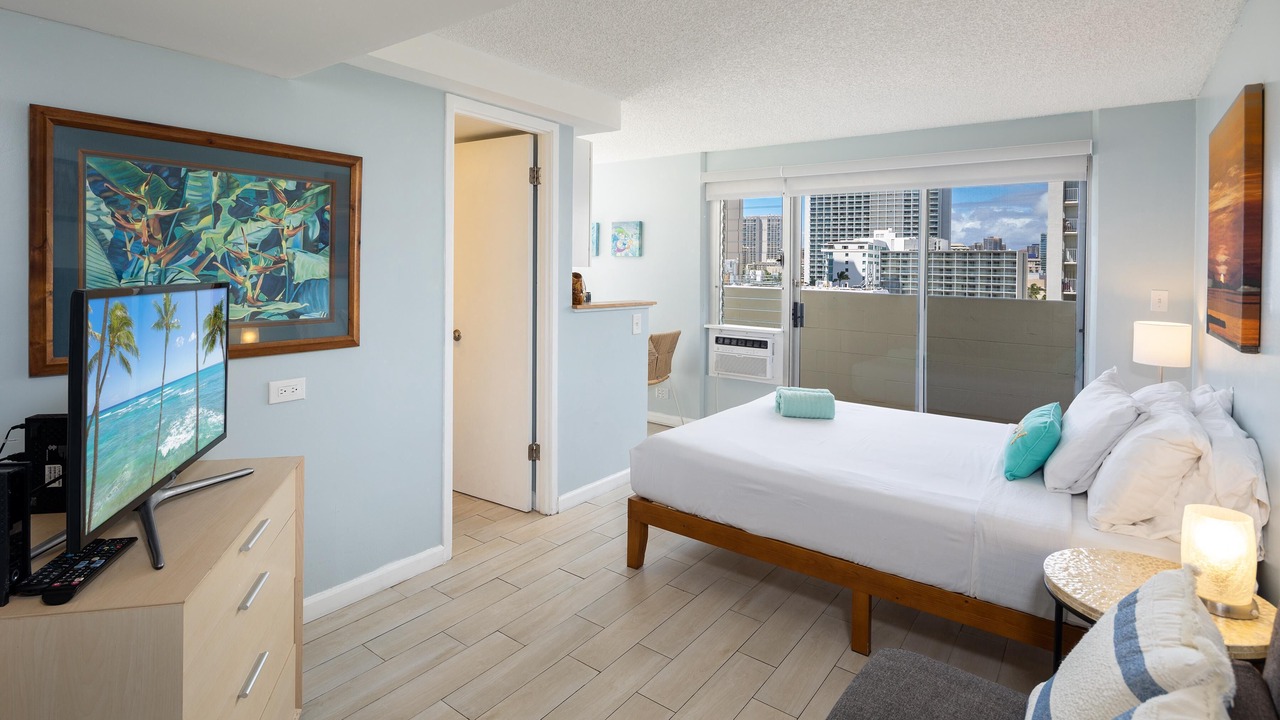 Photo of Bedroom in Waikiki