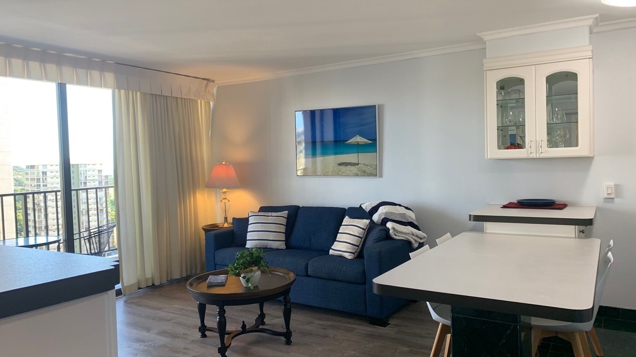 Photo of Livingroom in Waikiki