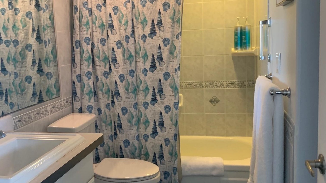 Photo of Bathroom in Waikiki