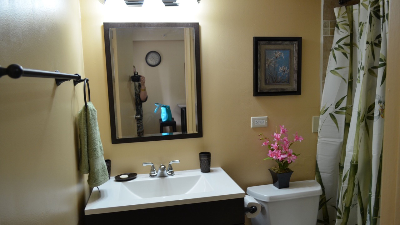 Photo of Bathroom in Waikiki