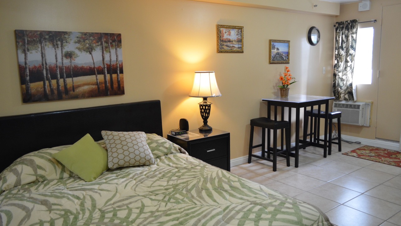 Photo of Bedroom in Waikiki