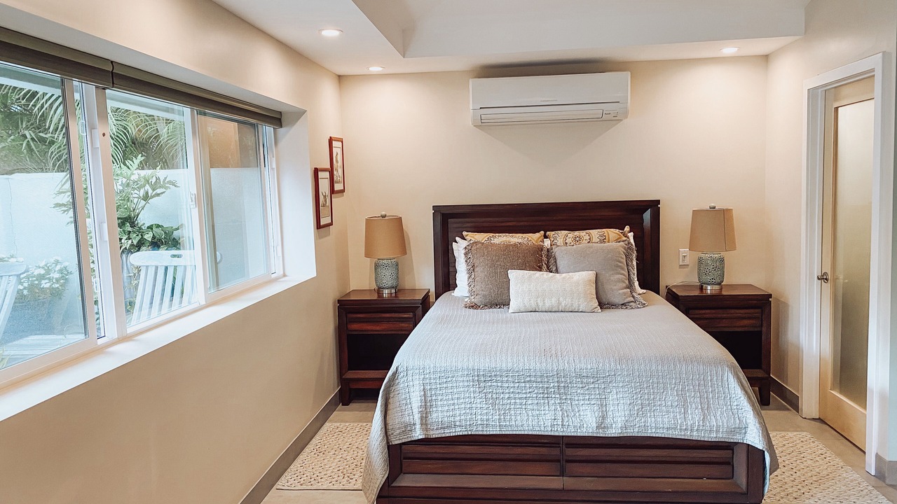 Photo of Bedroom in Portlock