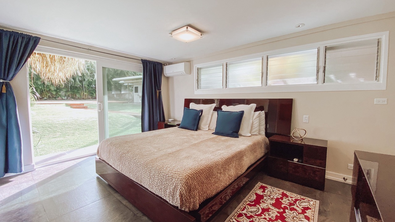 Photo of Bedroom in Portlock