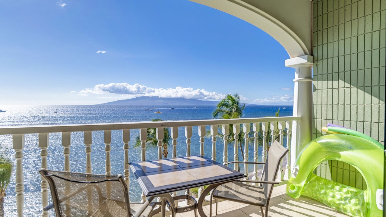 Photo of Patio Balcony in Historic Lahaina Front Street