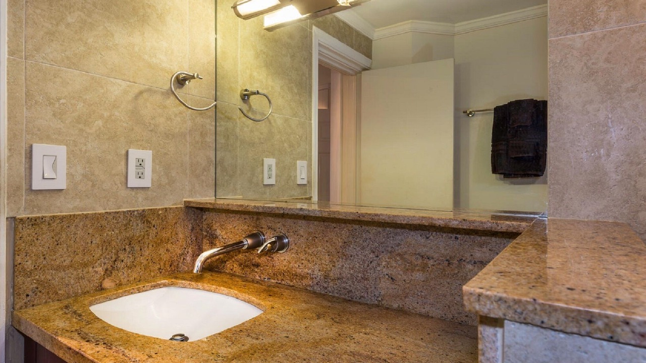 Photo of Bathroom in Waikiki