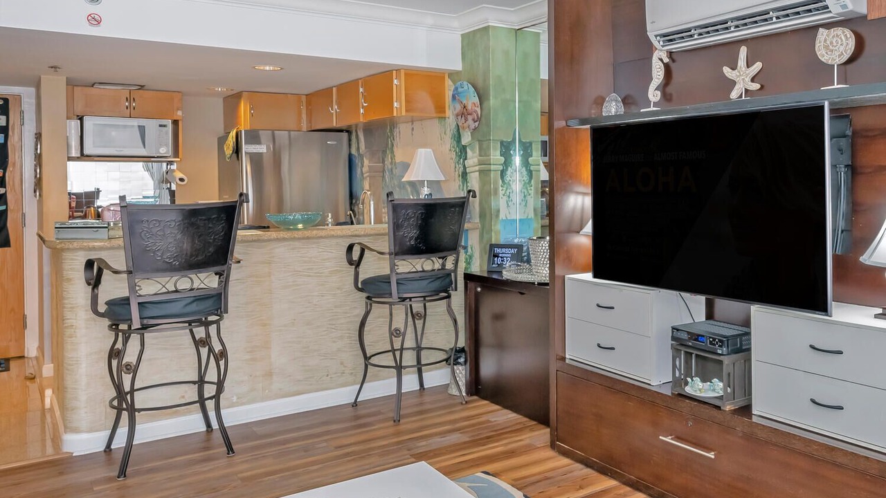 Photo of Bedroom in Waikiki