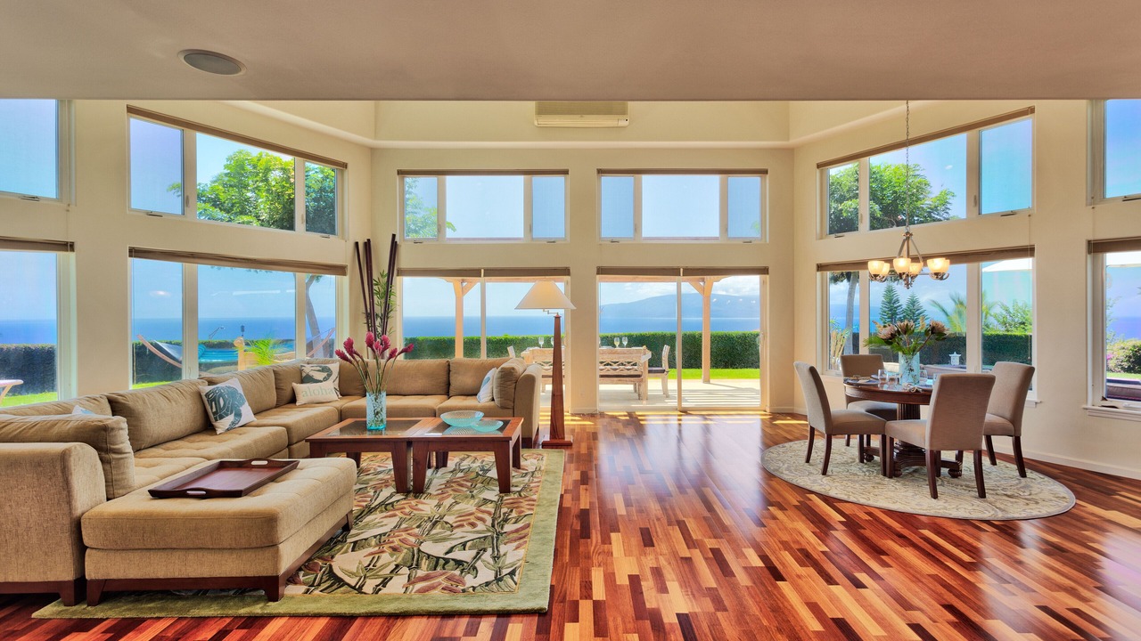 Photo of Livingroom in Historic Lahaina Front Street