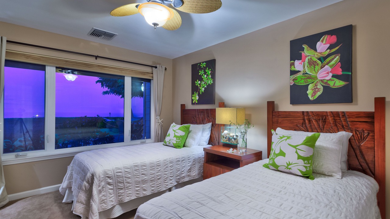 Photo of Bedroom in Historic Lahaina Front Street