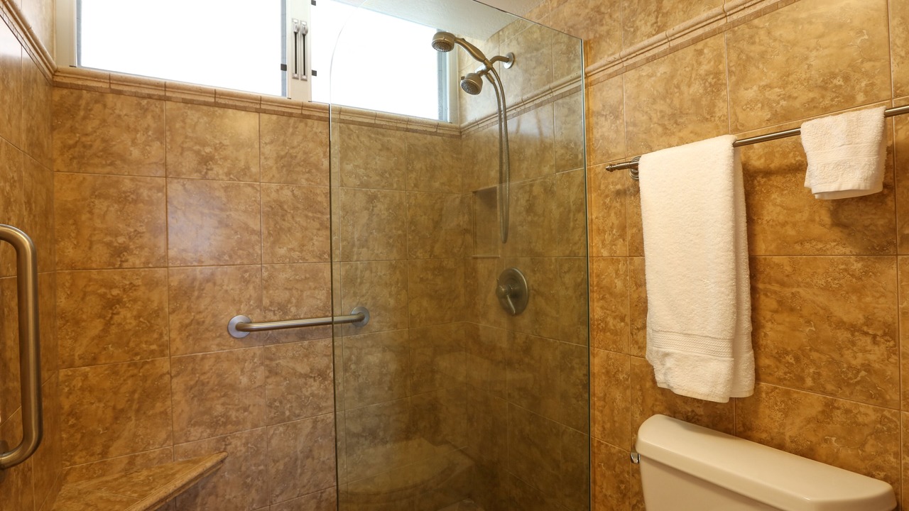Photo of Bathroom in Kahana