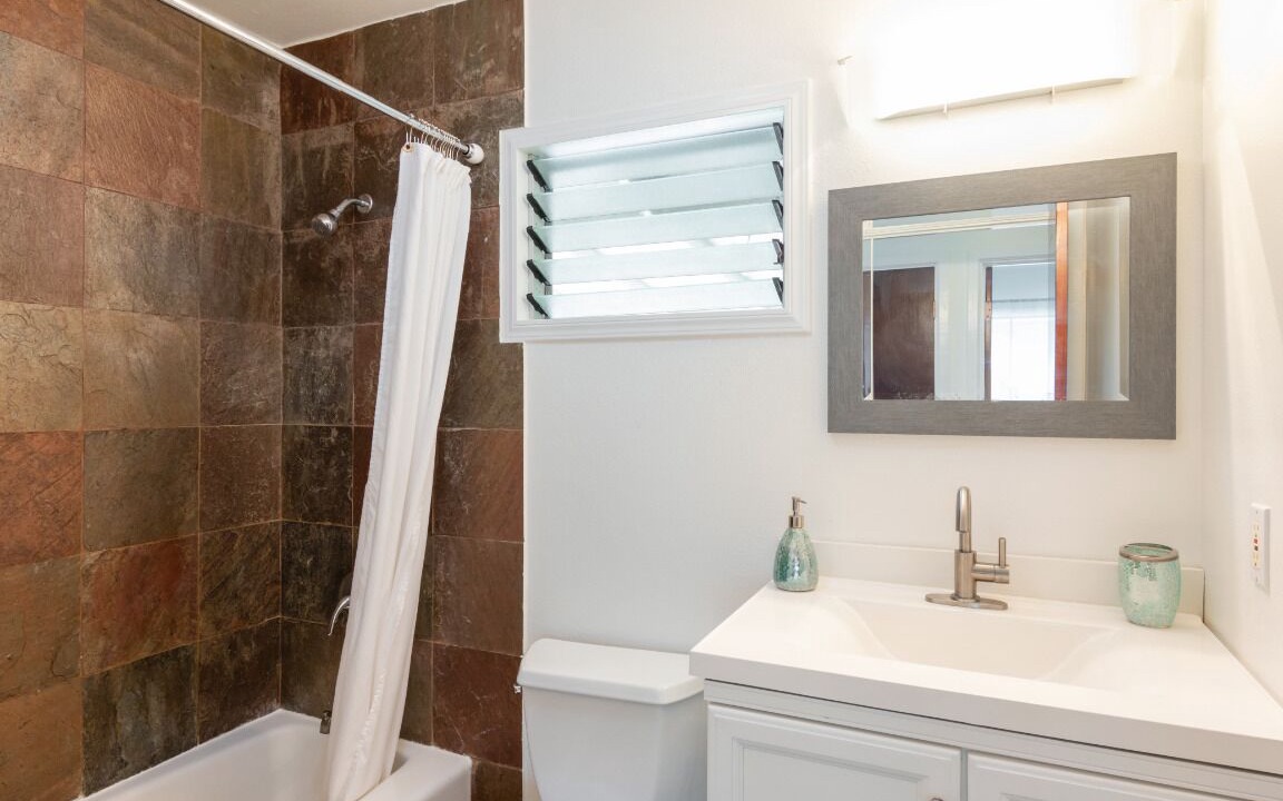 Photo of Bathroom in Manoa