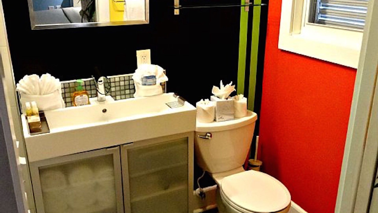 Photo of Bathroom in Uptown - Upper Duval