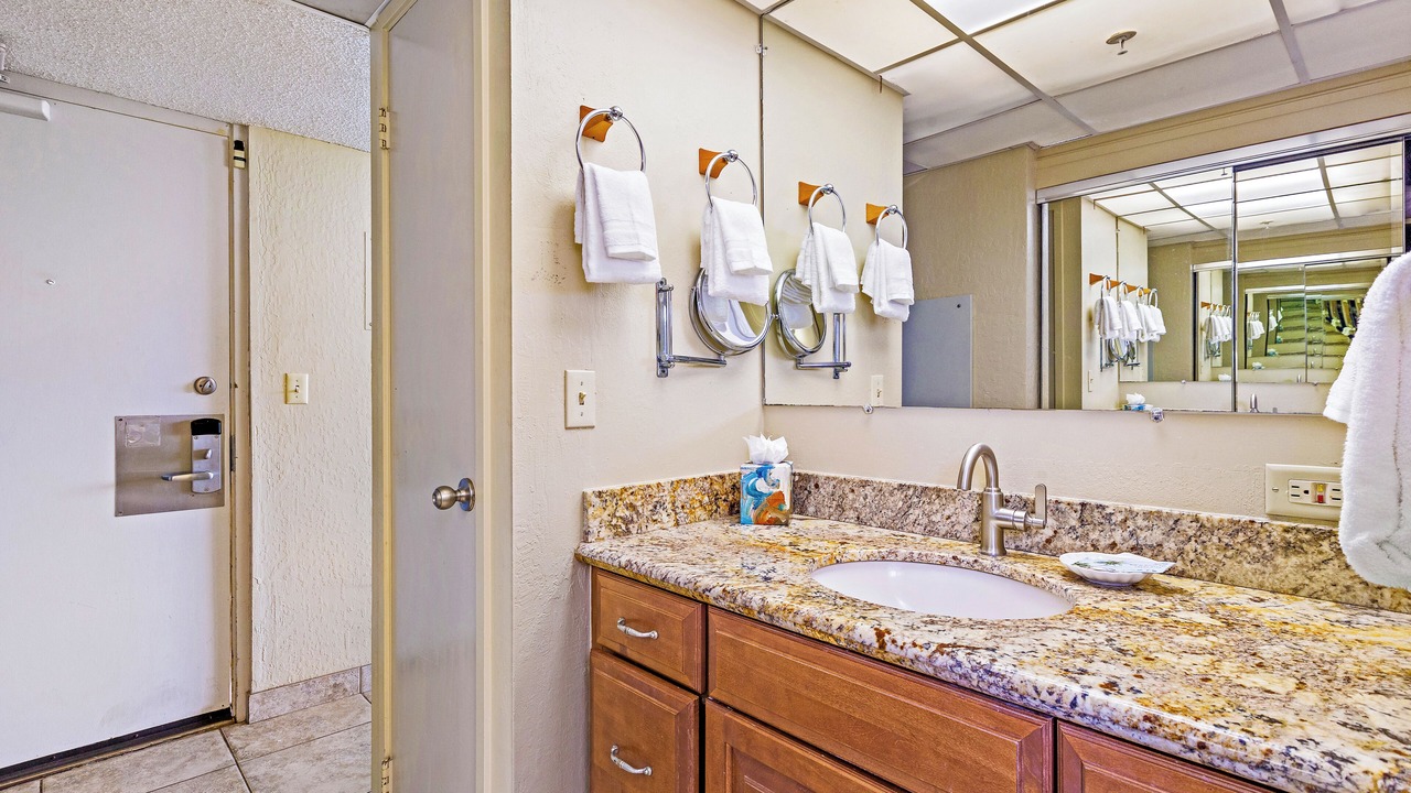 Photo of Bathroom in Lahaina