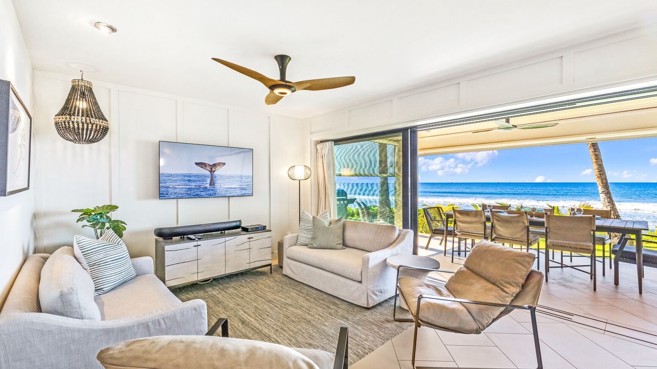 Photo of Livingroom in Downtown Lahaina
